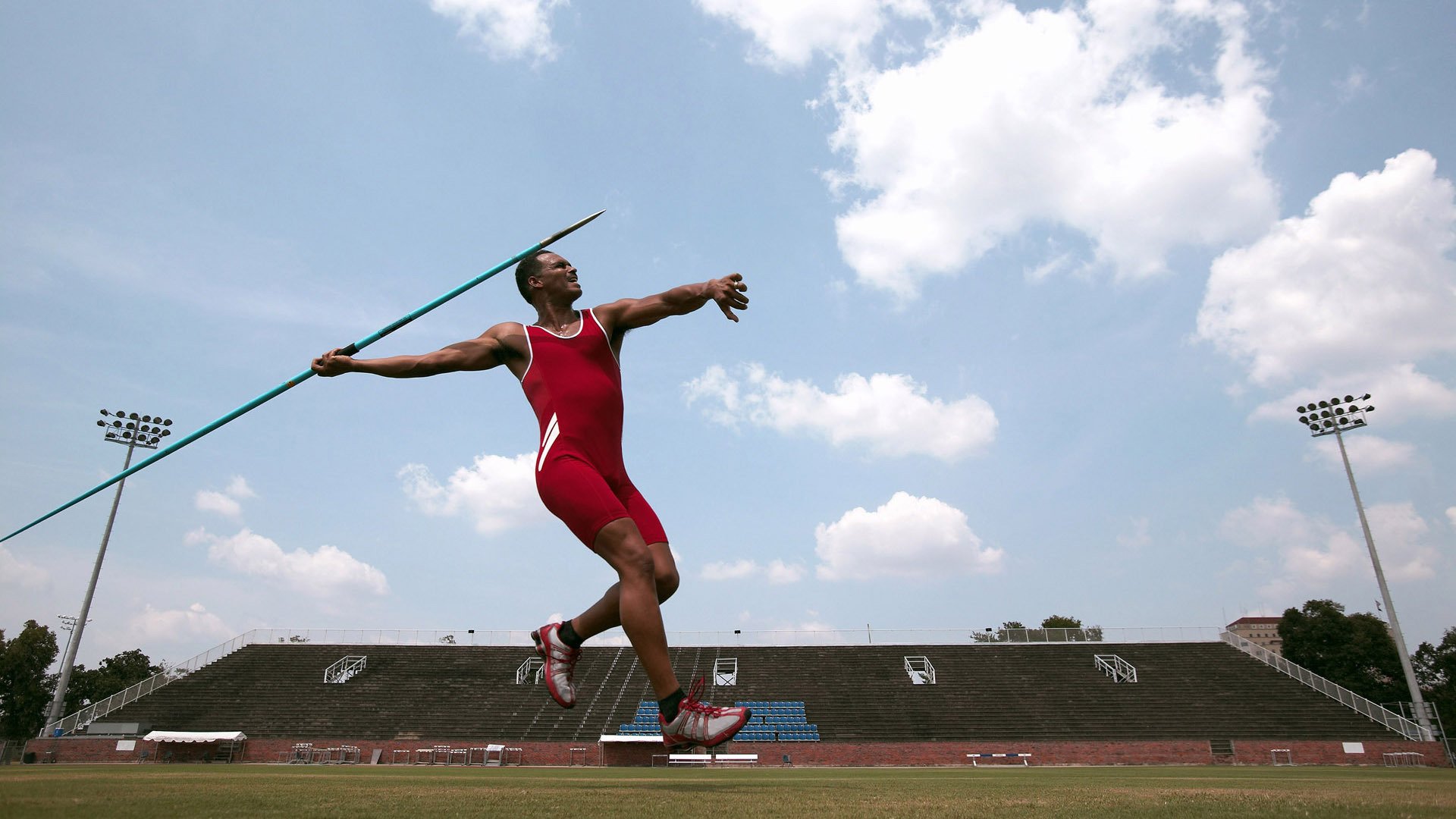 西甲官方举办足球节，推动青少年普及足球运动，足球比赛西甲